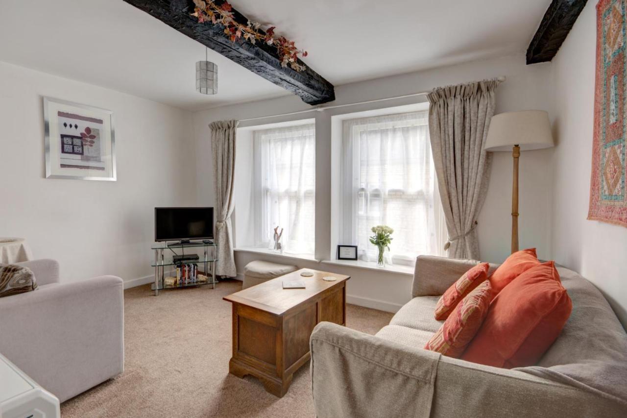 סירנססטר Katrinas Apartment By Treetop Property מראה חיצוני תמונה